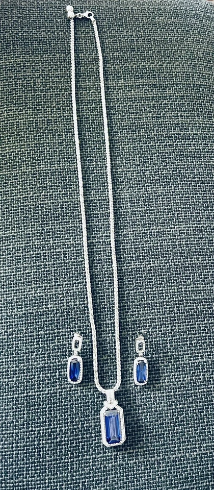 Beautiful Purple Amethyst Pendant, Necklace and Earring Set - Image 2 of 4