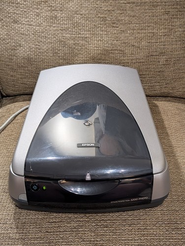 Epson Perfection 3200 Photo Flachbettscanner USB ungetestet Einschalten
