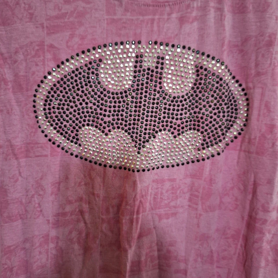 Camiseta para mujer A Batman Emblem rosa con tachuelas brillante estampado de cómic informal XL  Foto 2 de 4