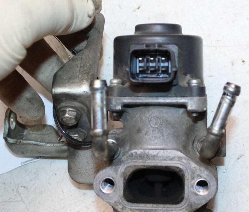 Válvula Subaru Forester XT 2015-21 WRX EGR 2014-18 2,0 L OEM P/N 14710AA780 Foto 3 de 4