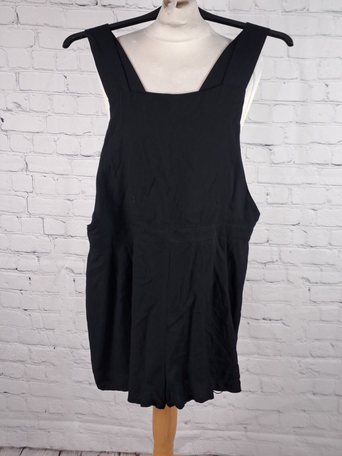 Womens Playsuit Size 16 Black Strap New Look (H18)