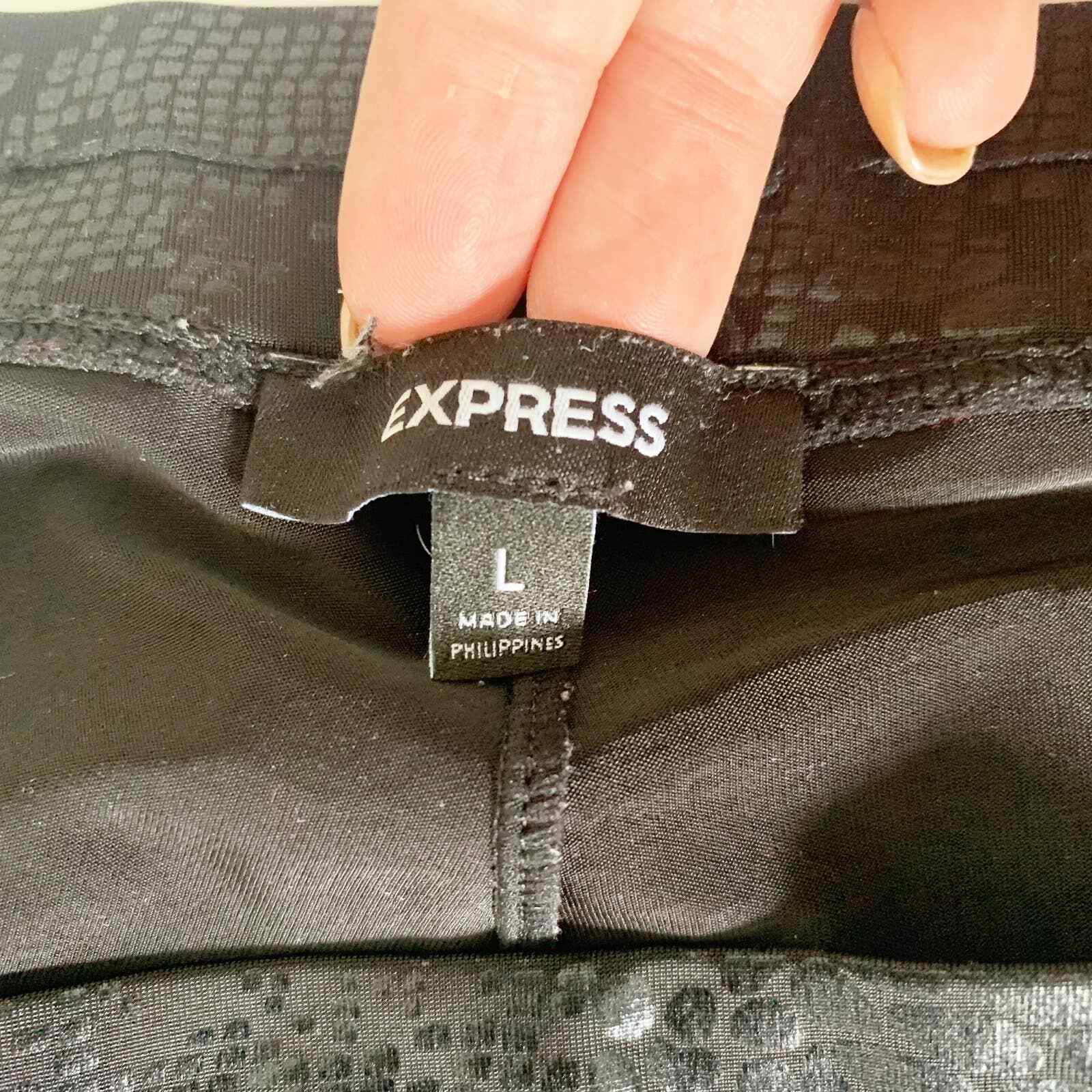 Express Black Embossed Pull On Stretch Leggings W… - image 4