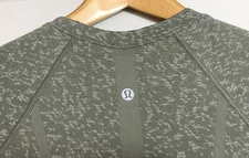 Lululemon Swiftly Tech Long Sleeve Shirt 2.0 in Distorted Static Rover Size 4