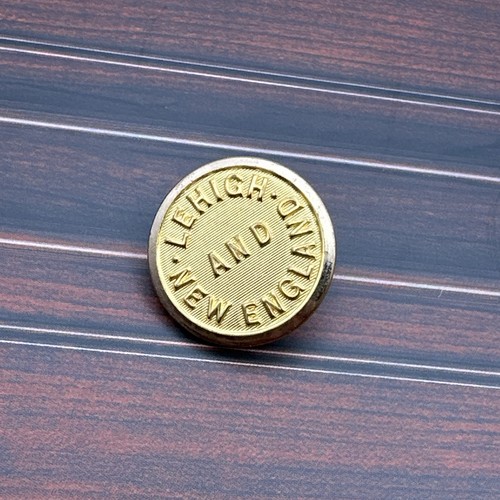 LEHIGH & NEW ENGLAND RAILROAD UNIFORM BUTTON