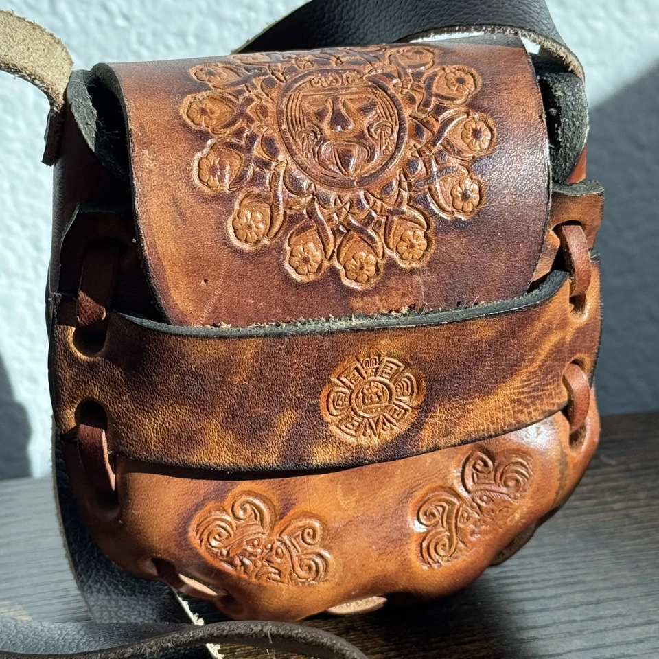 Bolso de hombro pequeño de cuero genuino hecho a mano estilo celta/vintage marrón Foto 2 de 4