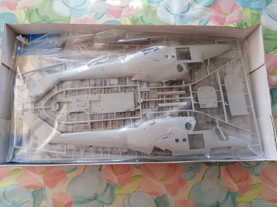 ITALERI 1/35 MIL MI-24V HIND-E HELICOPTER  - Immagine 2 di 4