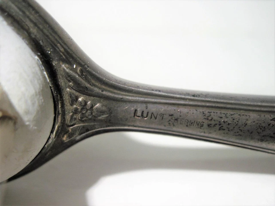 Vintage Lunt Co. Sterling Silver 6" Childs Hair Brush - White Bristle Foto 4 de 4