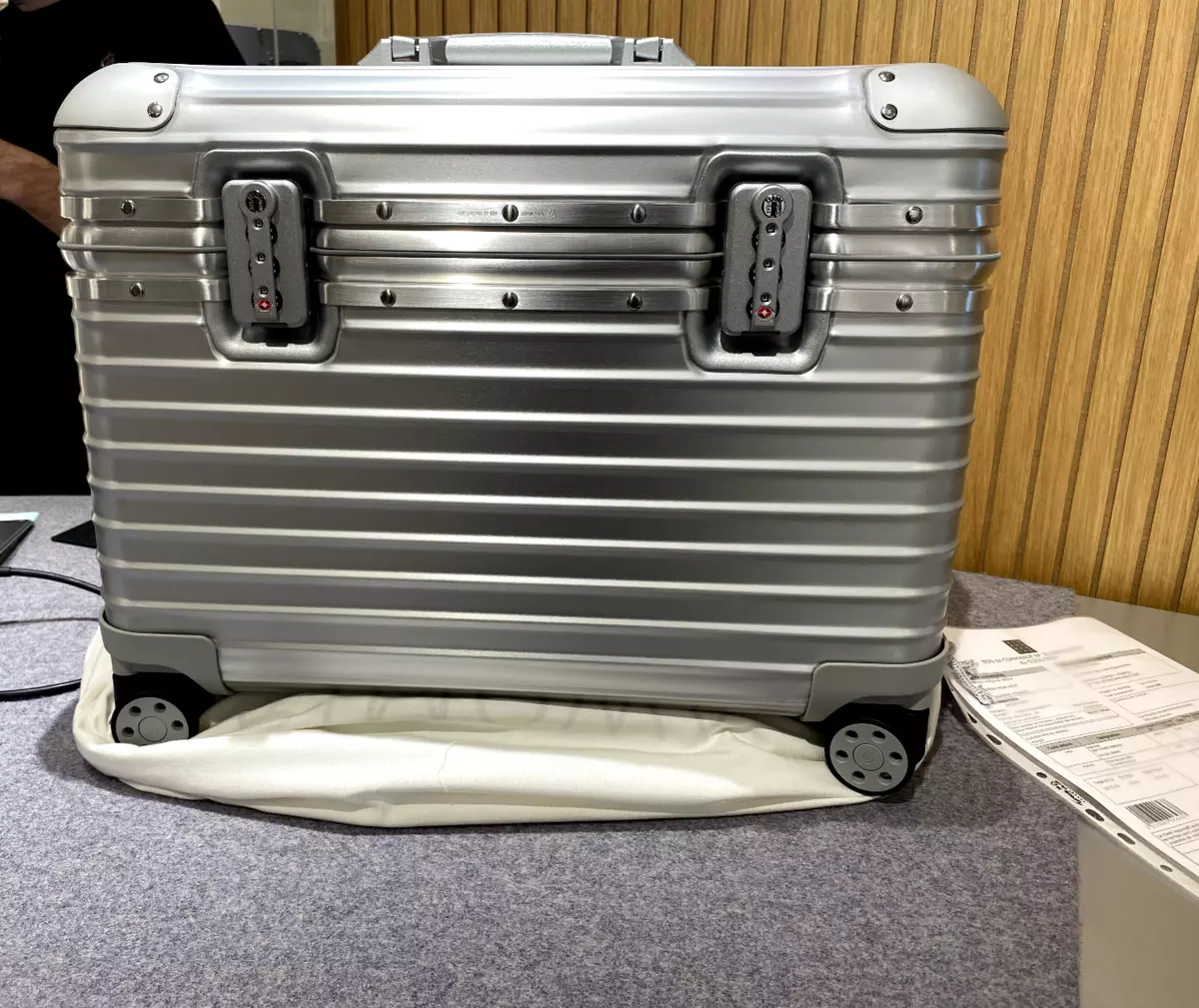 2024年6月23日購入RIMOWAリモワ Pilot case Black 見当たら 2024年6月23日購入RIMOWAリモワ Pilot case Black 見当たら