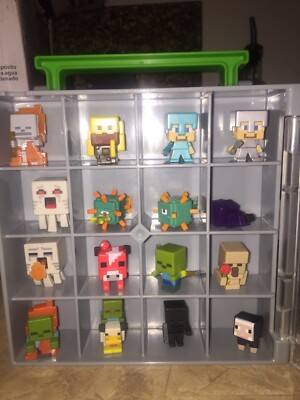 Mine Craft Collectors Cube w/ 32 Mini Figures Sweet Collection & Storage Case