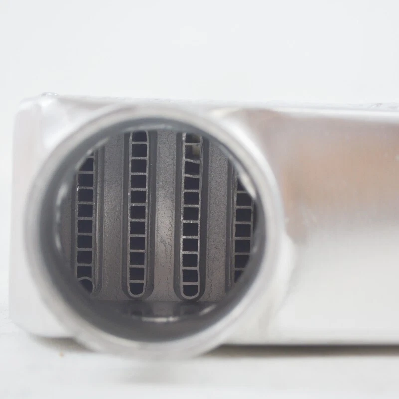 Intercooler Delantero Aluminio 27x8x2.7"2.2" E/S Para Lexus GMC Toyota Audi Universal Foto 4 de 4