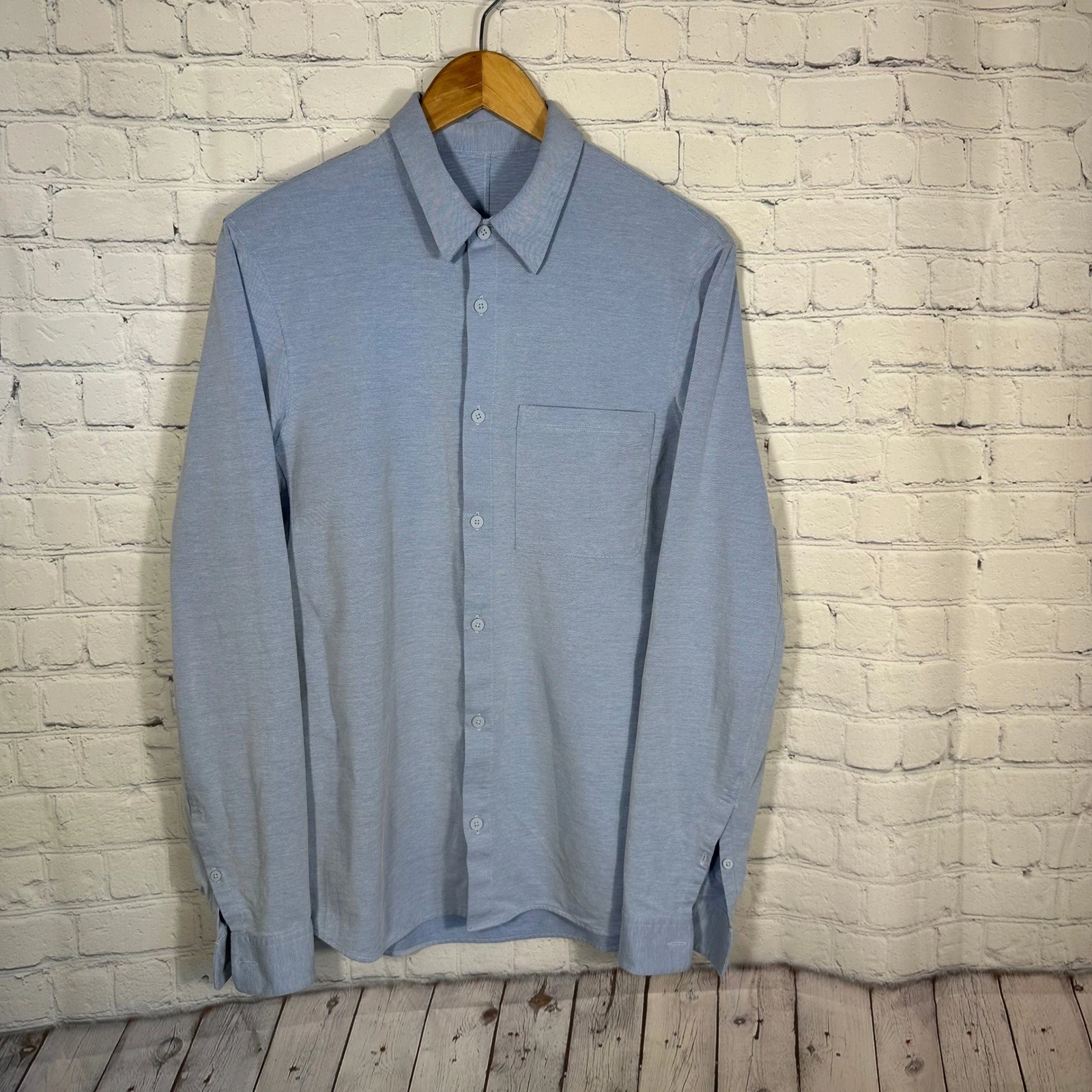 Lululemon Mens Commision Long Sleeve Button Down Shirt Light Blue