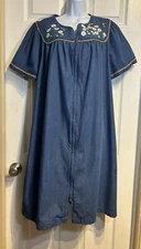 Go Softly Denim Patio Dress Embroidered Daisies Bees Full Zip Side Pockets LARGE