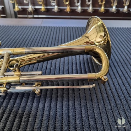 AUTOGRAPHED Holton ST303 FIREBIRD trumpet, case, mouthpiece