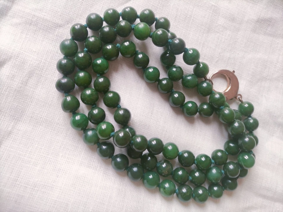 COLLANA DI GIADA - ANNI '50 - CON CHIUSURA IN ARGENTO - MANUFATTO ARTIGIANALE - - Immagine 2 di 4