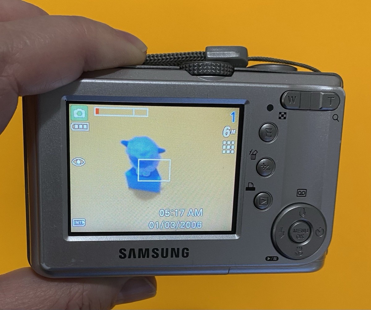 Samsung Digimax S600 6.0MP Compact Digital Camera Silver