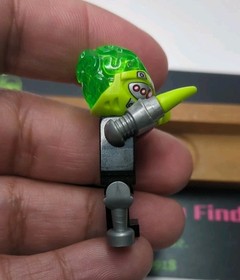 Lego Alien Conquest Cyborg PIRATE VILLAIN Minifigure 7066 Green Minifig Head