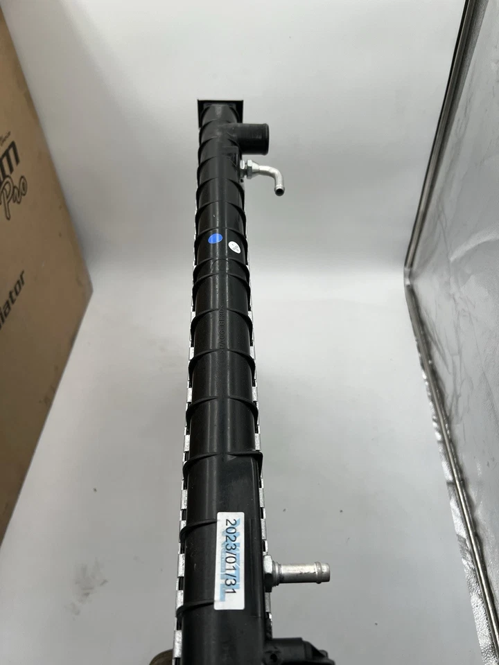 RAD1778 New Replacement Radiator Fits 1995-2004 Toyota Tacoma - Image 4 of 4