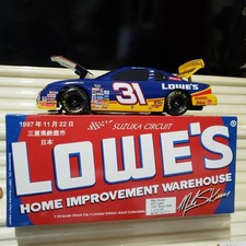 ACTION 1/24 31 MIKE SKINNER LOWES SUZUKA 1997 Chevy Monte Carlo BANK Nuin C9Box