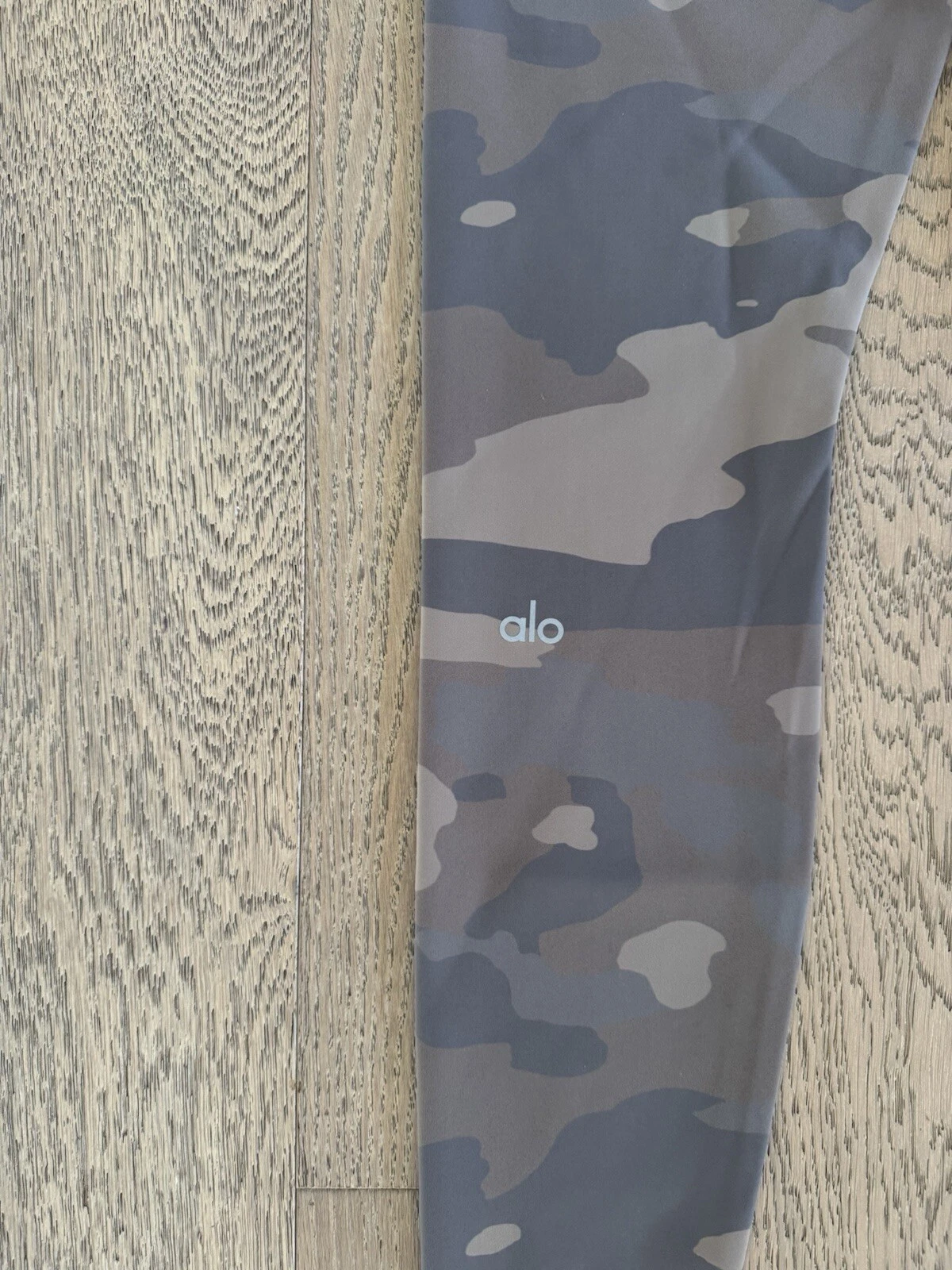 alo-yoga putty camo high rise vapor leggings