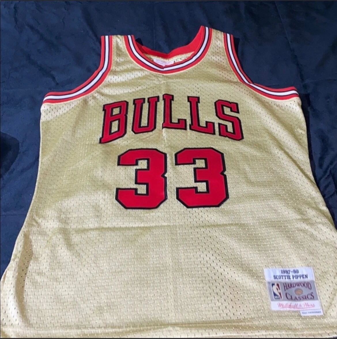 Chicago Bulls Scottie Pippen Gold Champion Jersey SZ 44 M Red Basketball  NWT VTG