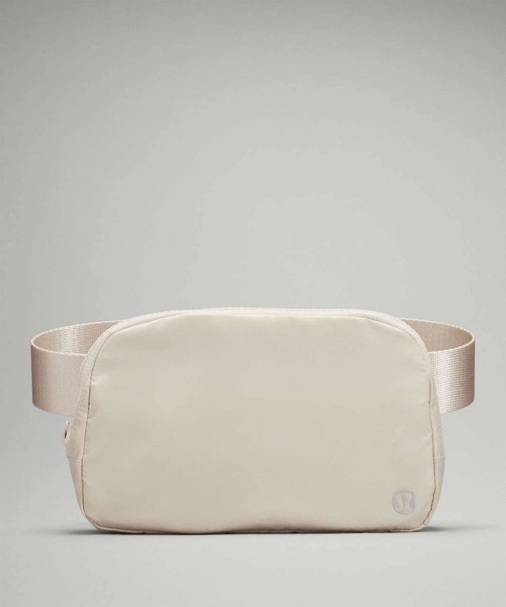 White hip best sale bag