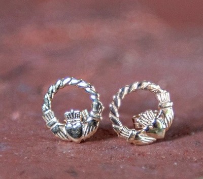 14K GELBGOLD IRISCHES HERZ PLATTIERT OHRSTECKER