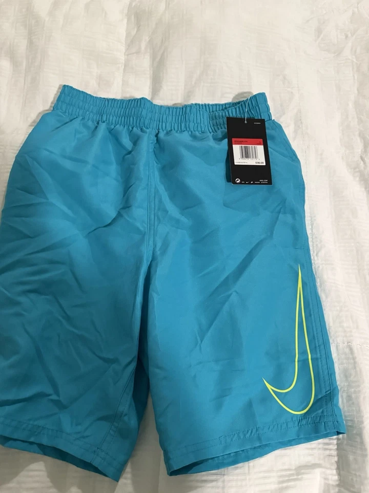 TRAJE DE BAÑO NIKE NIÑOS COLOR VERDE AZULADO TALLA NIÑOS L 12-13. Foto 2 de 2