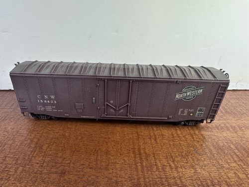 HO Scale Chicago & Northwestern C&NW 50' Weathered Box Car # 156423 - Picture 4 of 6