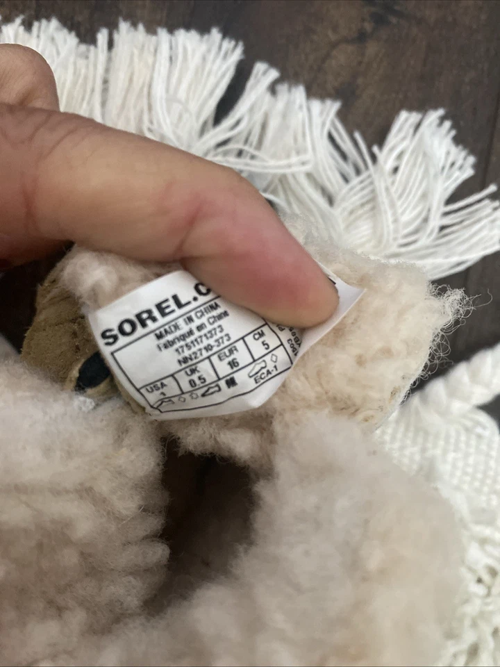 NEW SOREL CARIBOOTIE NEWBORN BOOTIES SHOES BOOTS tan INFANTS BOYS GIRLS  SIZE 1 - Image 4 of 4