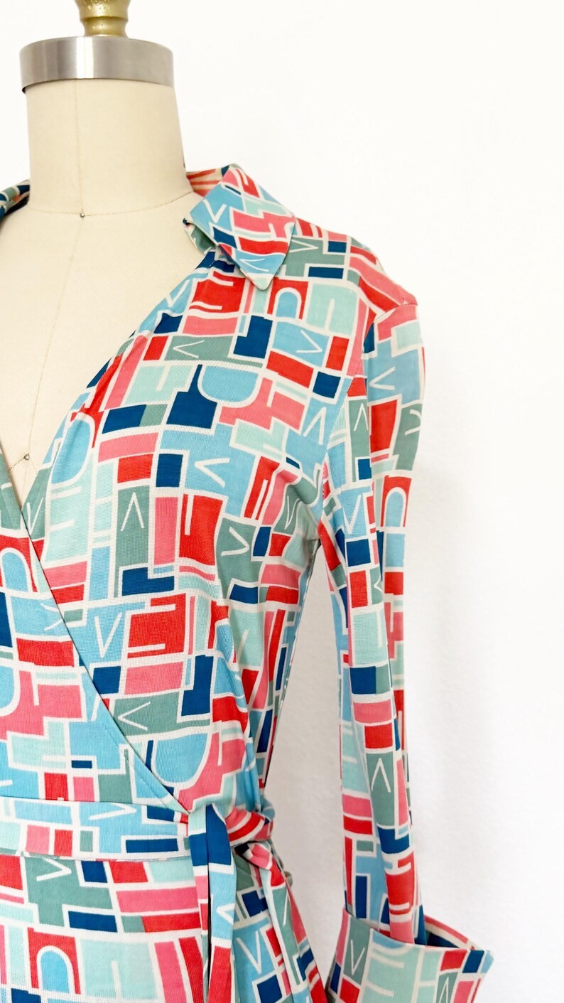 2000s Diane Von Furstenberg Wrap Dress / DVF Dres… - image 3