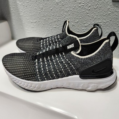 Nike React Phantom Run Flyknit 2 Shoes Womens Size 10.5Black White Oreo Sneakers