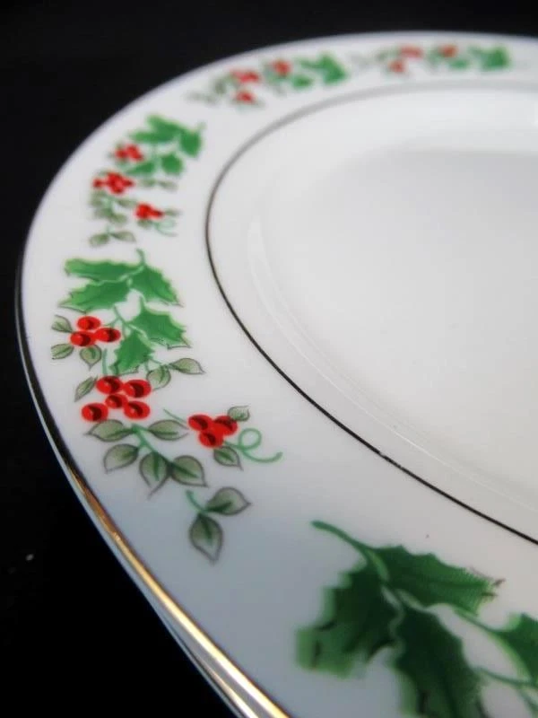 Set of 4 Gibson 6" Saucers Plates Holiday Gold Pattern White Green Red Holly - Image 3 of 4