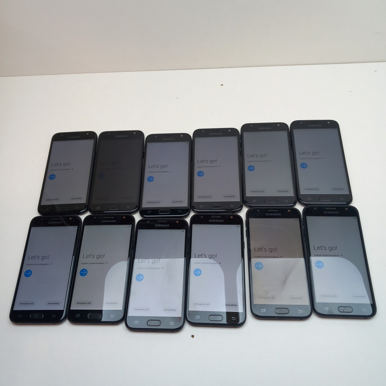 Samsung J3 2017 JOBLOT X114 SMART PHONE - POWER AND CHARGE TESTED ONLY