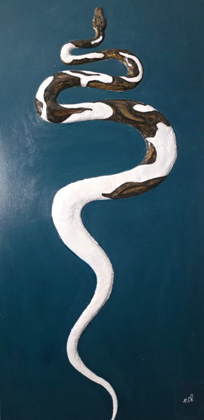 Arte de pared de serpiente hecho a mano de 4 pies - serpiente de arcilla esculpida sobre lienzo - acrílico texturizado Foto 4 de 4