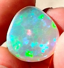 8,65cts EXTRA Opale blanche "honey comb pattern" (VIDEO)