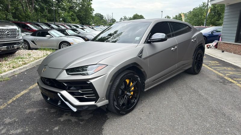 2019 Lamborghini Urus Base