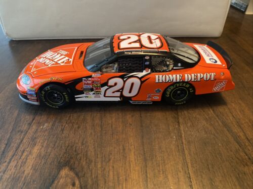 1:24 scale Tony Stewart #20 Home Depot, 2003 Monte Carlo Elite - Picture 1 of 12