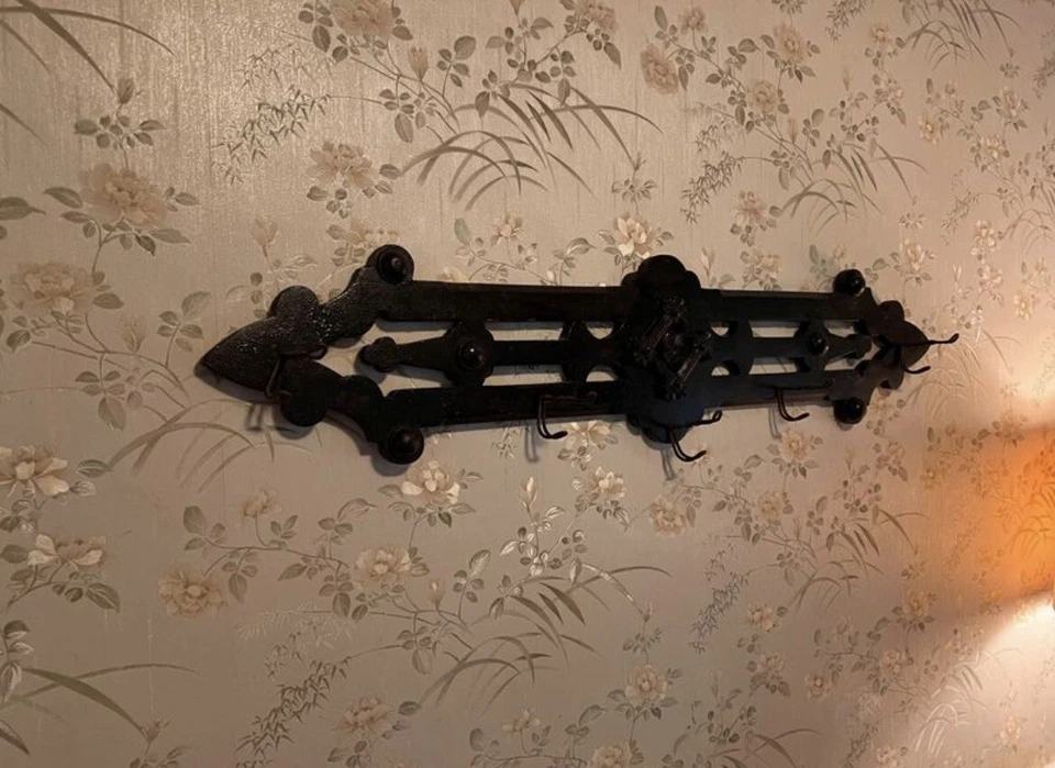 Perchero gótico antiguo Foto 3 de 3