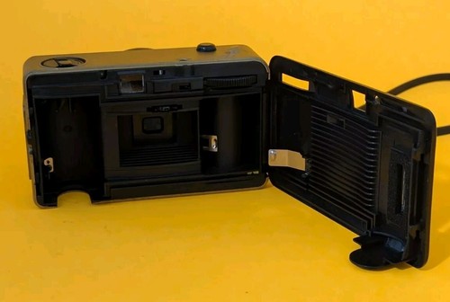 LOMOGRAPHY FISHEYE 35mm CAMERA, w/ Front Cap. Built-In Flash Wood grain - Picture 7 of 7