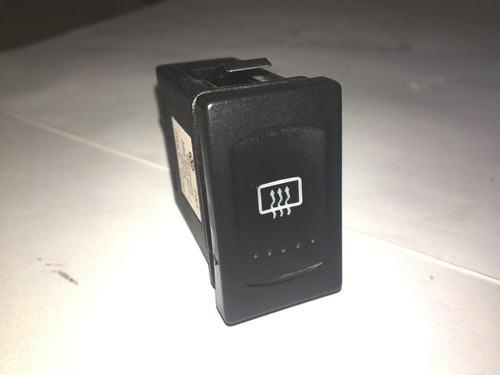 VW Passat 3BG Bj.01 / gebr. Schalter Heckscheibenheizung 3B0959621C #088