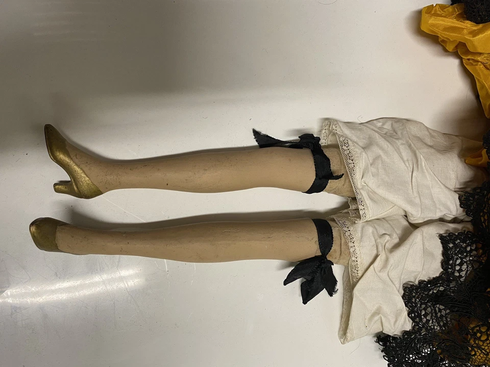 Ancienne Grande Poupée de Salon Boudoir vintage (manque 3 doigts) 83 cm - Immagine 4 di 4