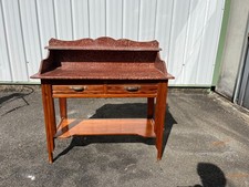 Meuble de toilette ancien en bois et marbre rouge