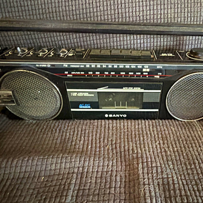 SANYO RM-J15B Portable Stereo Boombox AM/FM Cassette Player & Recorder Black