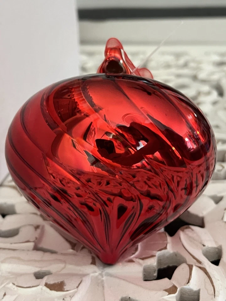 Juego de 6 Adornos de Navidad Puerta Frontal Vidrio Rojo Remolinado NUEVAS Etiquetas 3 Formas Diferentes Foto 2 de 4