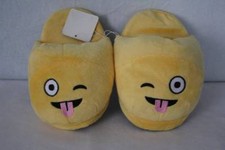 NEW Girls Slippers Medium 13 - 1 Yellow Emoji Face Scuffs Soft House Shoes Wink