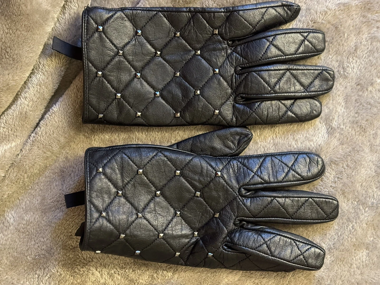 BCBG Women Black Leather Poly-Lined Gloves Quilted Studded sz L BCBG MAXAZRIA