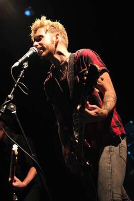 Ryan Burnett of British rock band The Crave live on stage at the O - Old Photo 2