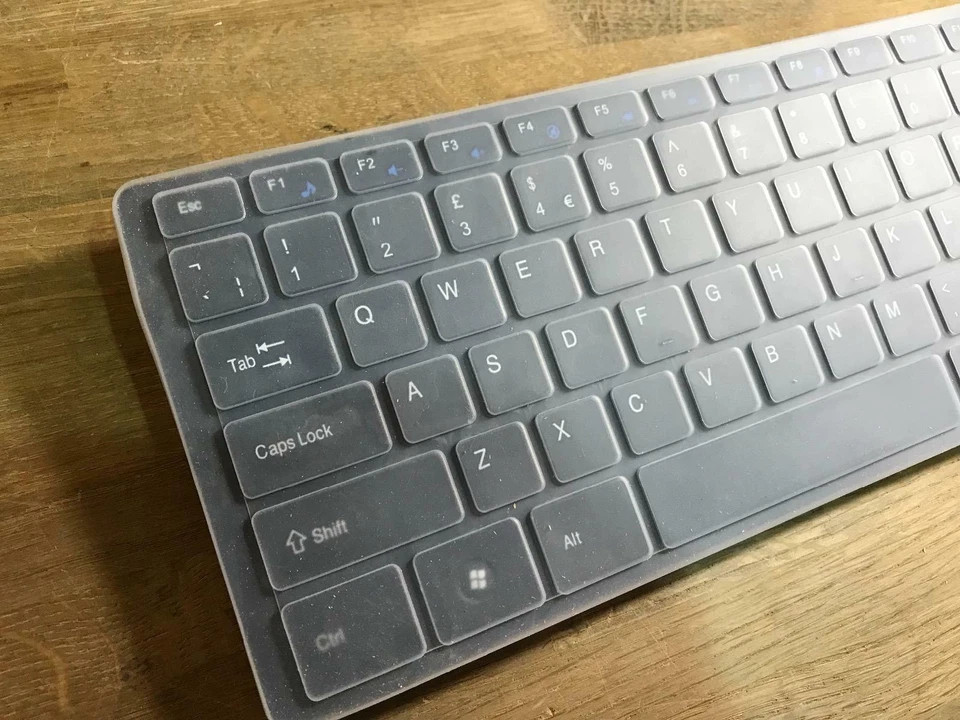 Black Wireless Keyboard with Num Pad & Mouse for Panasonic TX-L42FT60B Smart TV - Image 4 of 4