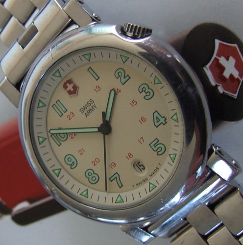 ULTRA Rare SWISS ARMY Mens DELTA 2 Polished Watch~Cream Dial~OEM SS Bracelet~VGC