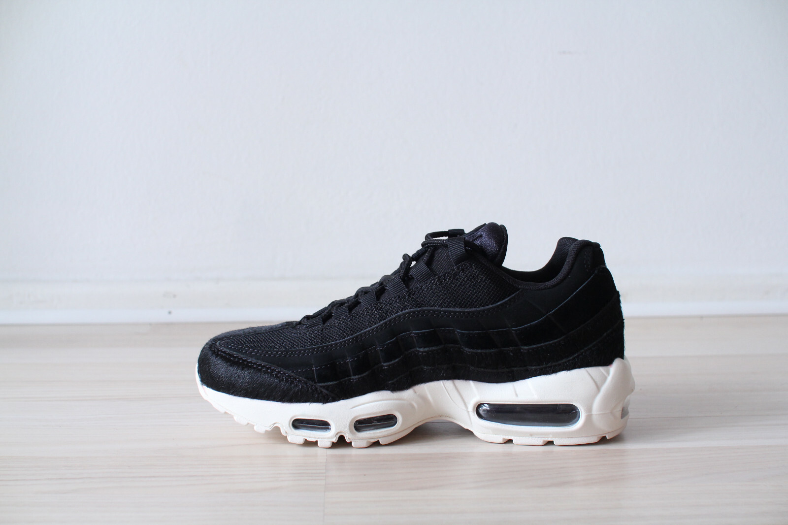 Nike Air Max 95 LX Pony Hair WMNS nero bianco taglia 40 UK 6 NUOVE AA1103 001